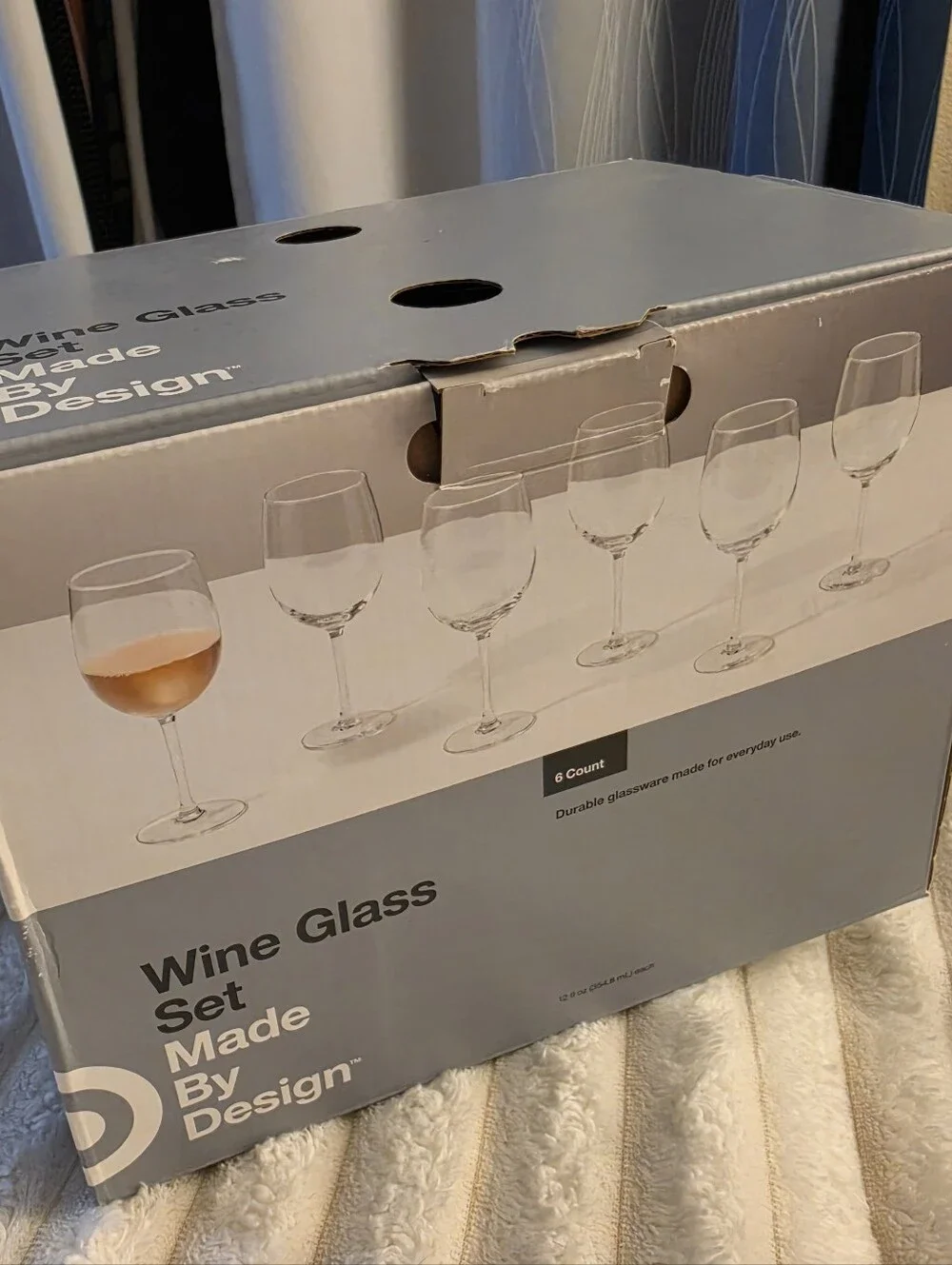 NIB Clear Wine Glass Set of 6 - Elegant Stemware for Home Dining